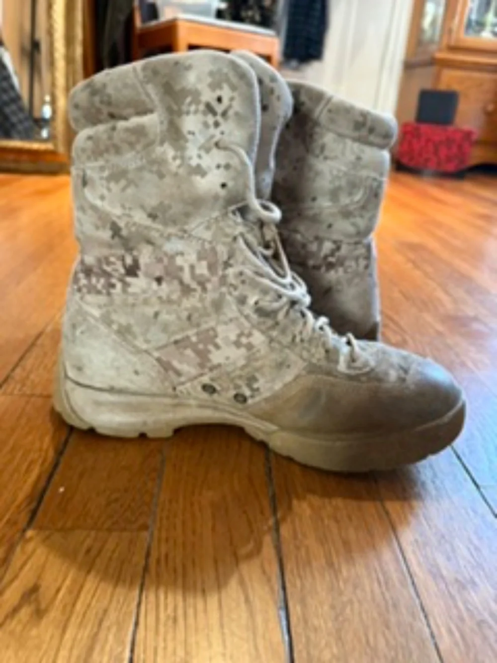 Men’s Boot 9 1/2
